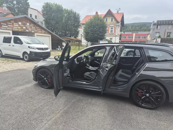 BMW Řada 3 TOURING 330D M SPORT 210kw 19A - foto 13
