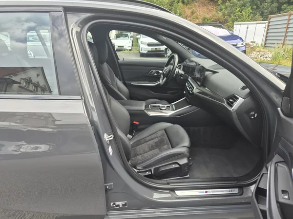 BMW Řada 3 TOURING 330D M SPORT 210kw 19A - foto 16