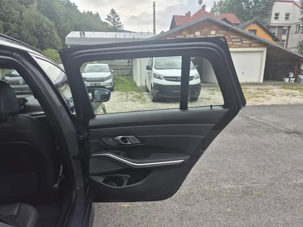 BMW Řada 3 TOURING 330D M SPORT 210kw 19A - foto 39
