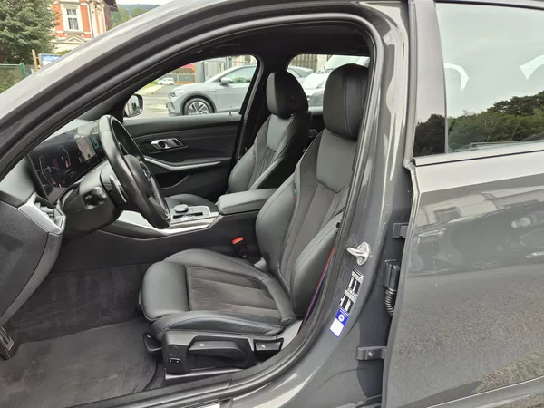BMW Řada 3 TOURING 330D M SPORT 210kw 19A - foto 42