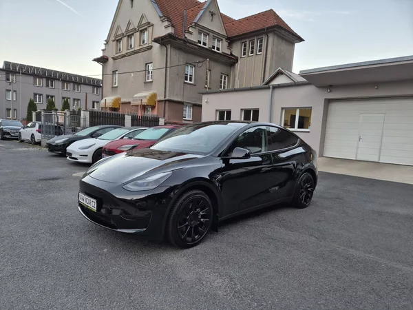 Tesla Model Y RWD 235kw 95,3 % - foto 2