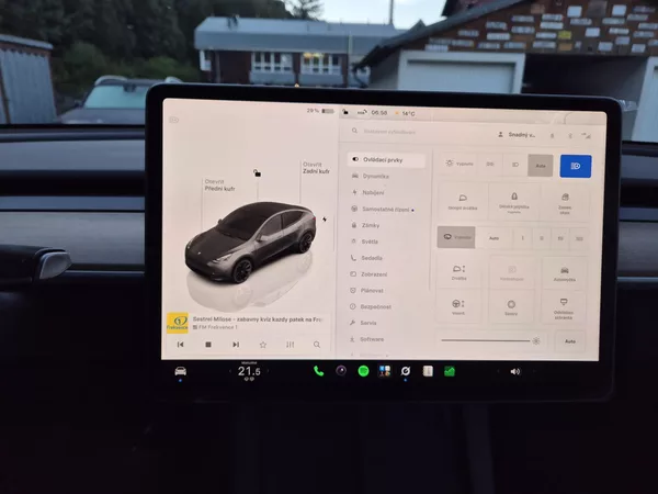 Tesla Model Y RWD 235kw 95,3 % - foto 20