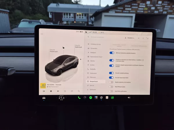 Tesla Model Y RWD 235kw 95,3 % - foto 26