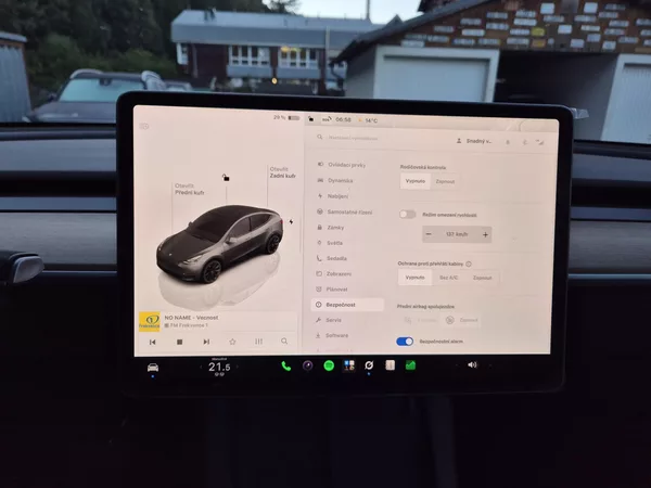 Tesla Model Y RWD 235kw 95,3 % - foto 27