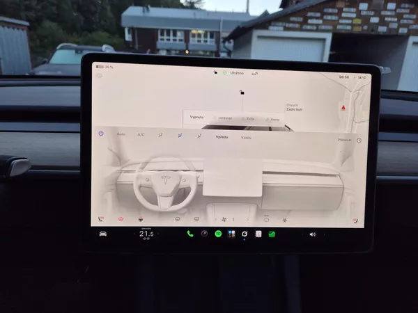 Tesla Model Y RWD 235kw 95,3 % - foto 31