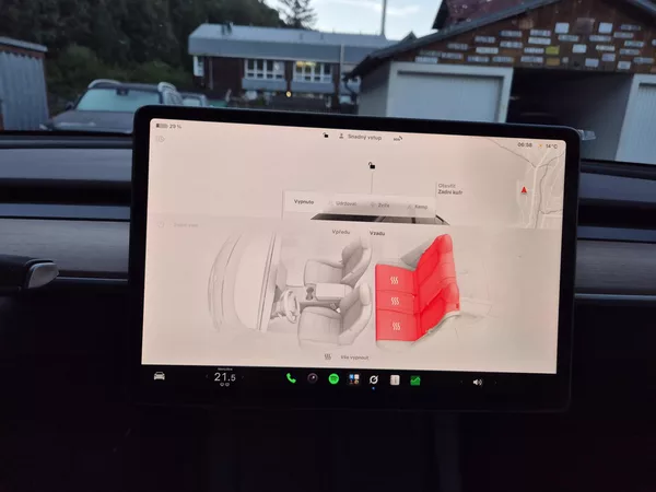Tesla Model Y RWD 235kw 95,3 % - foto 32