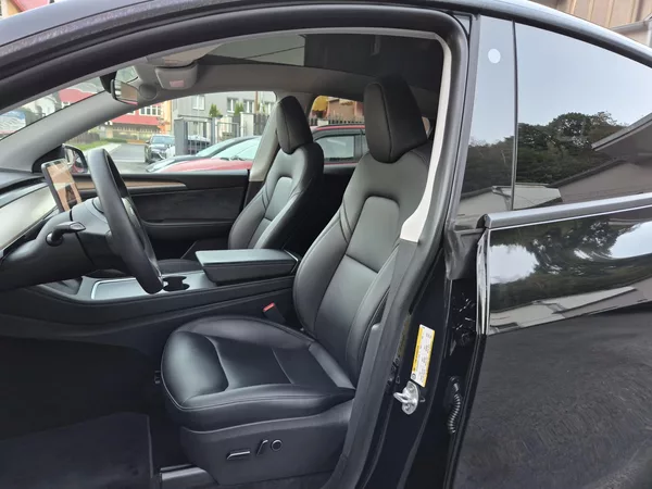 Tesla Model Y RWD 235kw 95,3 % - foto 42