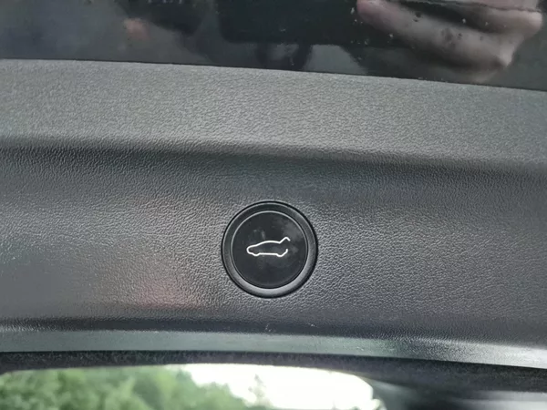 Tesla Model Y RWD 235kw 95,3 % - foto 46