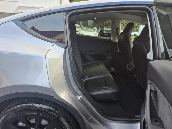 Tesla Model Y LONG RANGE DUAL MOTOR 95,0% - foto 15