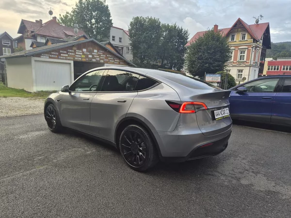 Tesla Model Y LONG RANGE DUAL MOTOR 96,0% - foto 4