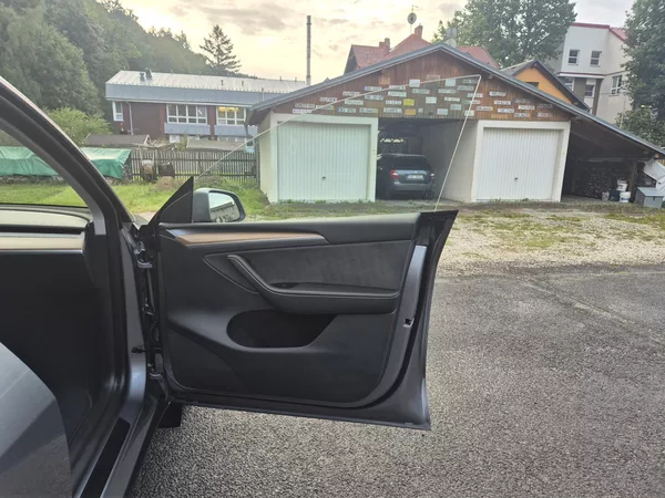 Tesla Model Y LONG RANGE DUAL MOTOR 95,0% - foto 40