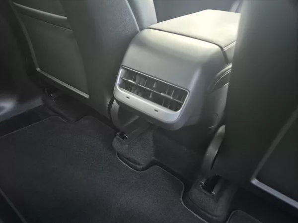 Tesla Model Y LONG RANGE DUAL MOTOR 95,0% - foto 44