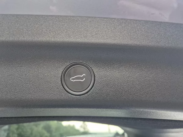 Tesla Model Y LONG RANGE DUAL MOTOR 95,0% - foto 46