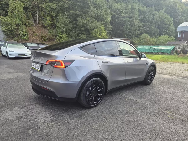 Tesla Model Y LONG RANGE DUAL MOTOR 96,0% - foto 5