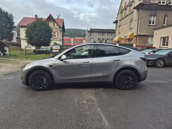 Tesla Model Y LONG RANGE DUAL MOTOR 95,0% - foto 6