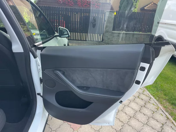 Tesla Model Y RWD 235kw 95,0 % - foto 29