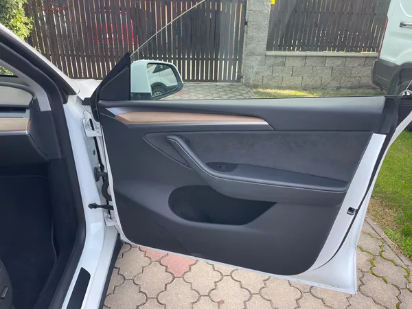 Tesla Model Y RWD 235kw 95,0 % - foto 30