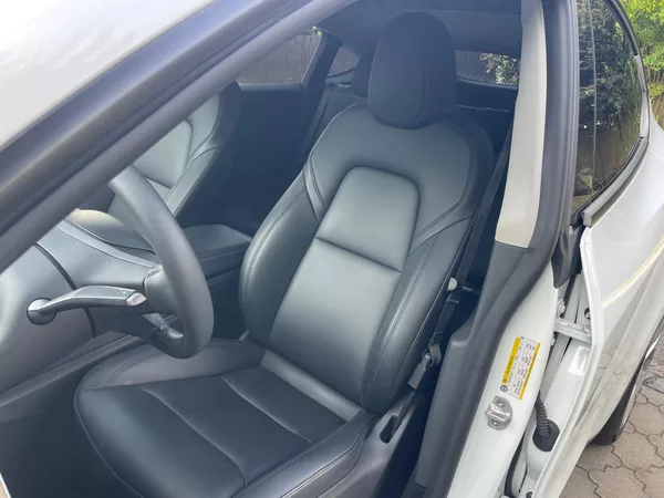 Tesla Model Y RWD 235kw 95,0 % - foto 31
