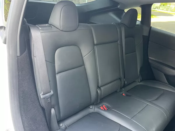 Tesla Model Y RWD 235kw 95,0 % - foto 33