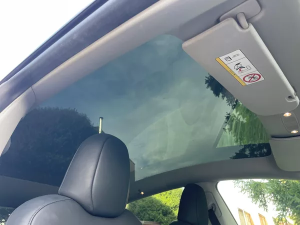 Tesla Model Y RWD 235kw 95,0 % - foto 35