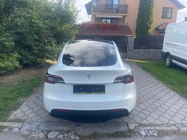 Tesla Model Y RWD 235kw 95,0 % - foto 4