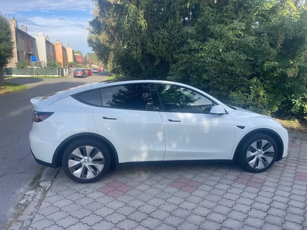 Tesla Model Y RWD 235kw 95,0 % - foto 7
