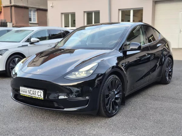 Tesla Model Y PERFORMANCE 393kw 21ALU 94,0%