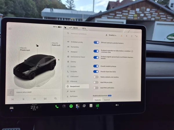 Tesla Model Y PERFORMANCE 393kw 21ALU 93,0% - foto 25
