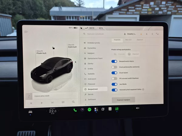 Tesla Model Y PERFORMANCE 393kw 21ALU 93,0% - foto 27