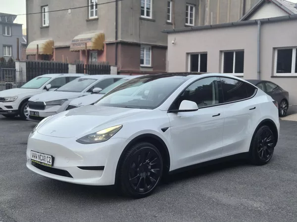 Tesla Model Y RWD 220kw TZ SOH 93,1 % - foto 5