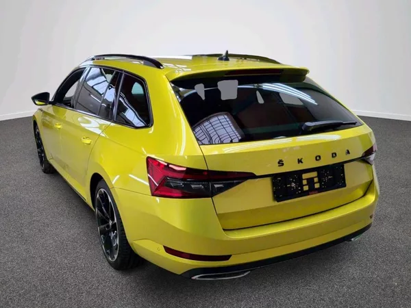 Škoda Superb Combi Sportline 147kw DSG 4x4 - foto 3