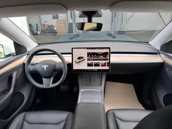 Tesla Model Y LONG RANGE DUAL MOTOR 92,0% - foto 2