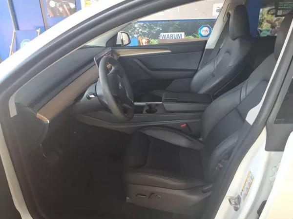 Tesla Model Y LONG RANGE DUAL MOTOR 92,0% - foto 3