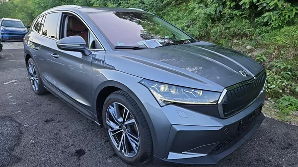 Škoda Enyaq iV 80x LOFT 195kw TZ SOH 92% - foto 2