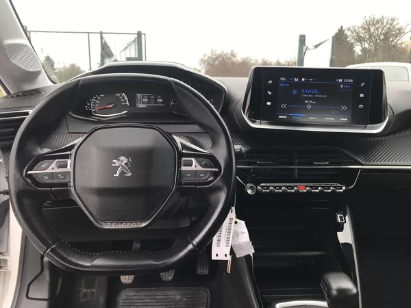 Peugeot 208 1.5 HDI 75 KW,1.MAJ,ČR,DPH... - foto 12