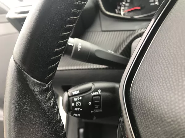 Peugeot 208 1.5 HDI 75 KW,1.MAJ,ČR,DPH... - foto 13