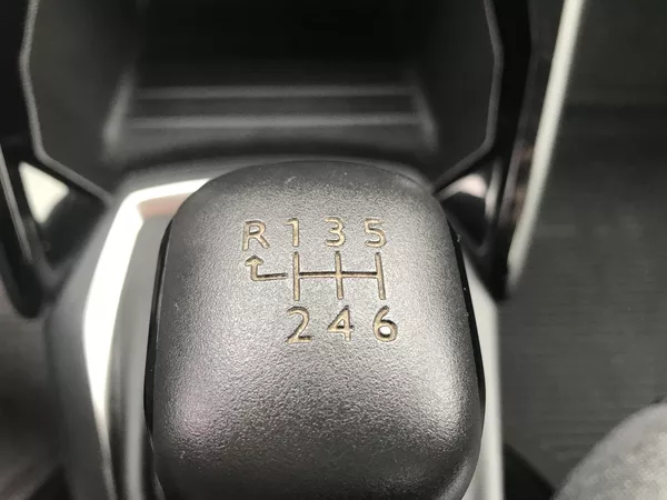 Peugeot 208 1.5 HDI 75 KW,1.MAJ,ČR,DPH... - foto 14