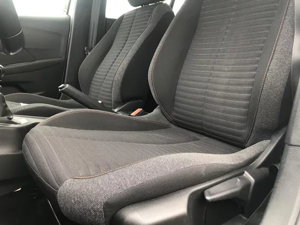 Peugeot 208 1.5 HDI 75 KW,1.MAJ,ČR,DPH... - foto 8