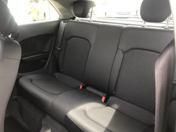 Audi A1 1.6 TDI 66,KLIMA,ČR,KM.. - foto 11