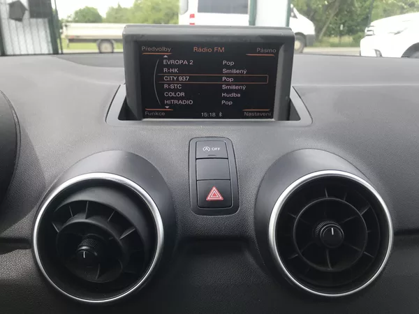 Audi A1 1.6 TDI 66,KLIMA,ČR,KM.. - foto 15
