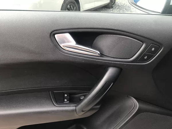 Audi A1 1.6 TDI 66,KLIMA,ČR,KM.. - foto 9