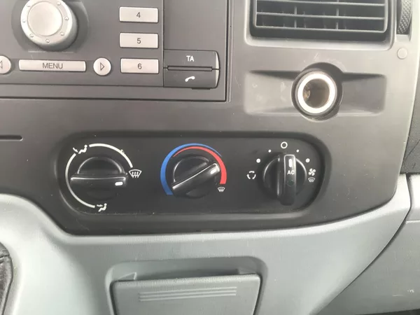 Ford Transit 2.2 TDCI 81 KW L3H3 9-MÍST - foto 11