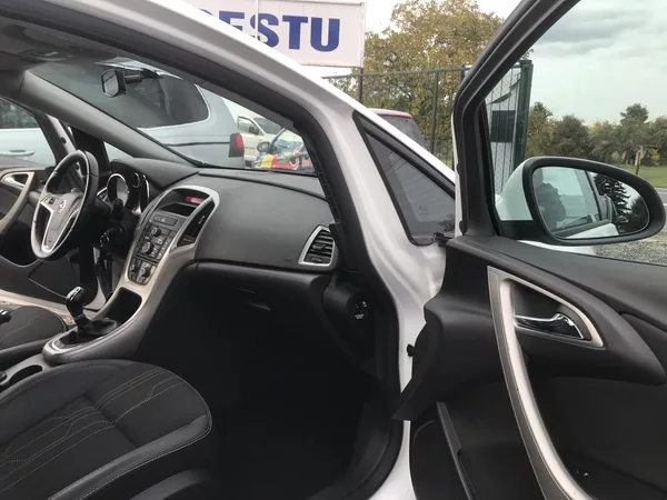 Opel Astra 1.4i 74 KW,KLIMA ,TEMPOMAT.... - foto 11