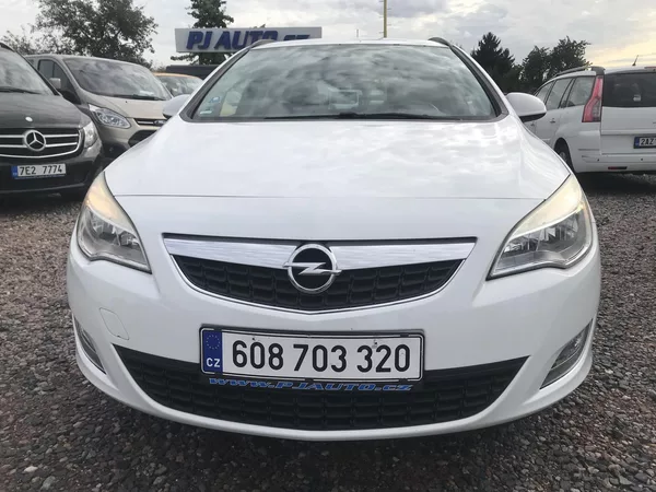 Opel Astra 1.4i 74 KW,KLIMA ,TEMPOMAT.... - foto 2