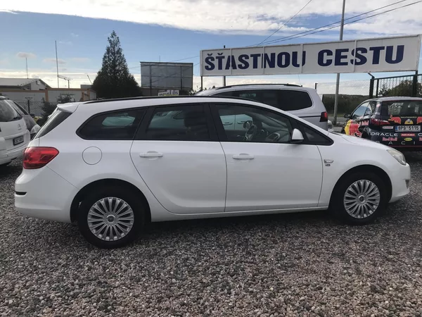 Opel Astra 1.4i 74 KW,KLIMA ,TEMPOMAT.... - foto 4