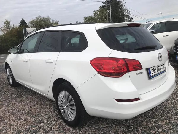 Opel Astra 1.4i 74 KW,KLIMA ,TEMPOMAT.... - foto 7