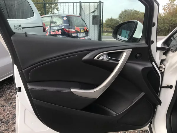 Opel Astra 1.4i 74 KW,KLIMA ,TEMPOMAT.... - foto 8