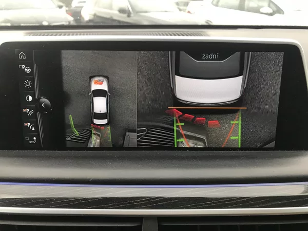 BMW Řada 7 730D X-DRIVE ,360,HUD,ČR,DPH.. - foto 12