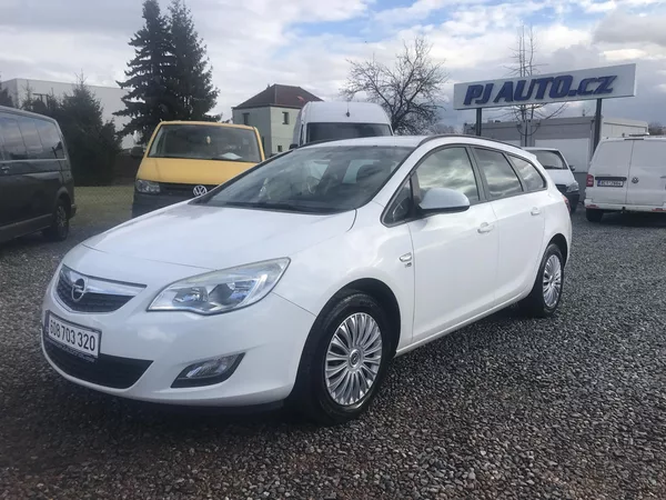 Opel Astra 1.4i 74 KW,KLIMA ,TEMPOMAT....