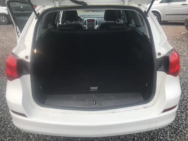 Opel Astra 1.4i 74 KW,KLIMA ,TEMPOMAT.... - foto 17